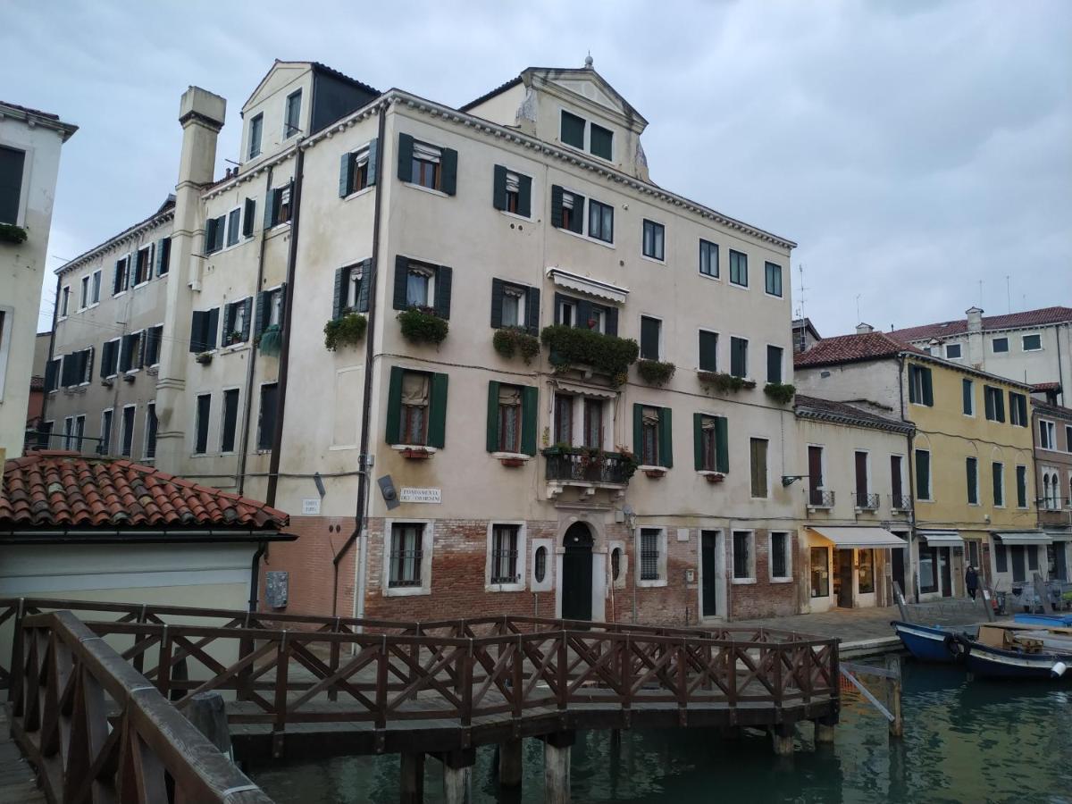 Guizzo Apartment Venezia Luaran gambar