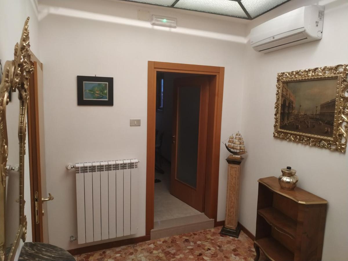 Guizzo Apartment Venezia Luaran gambar