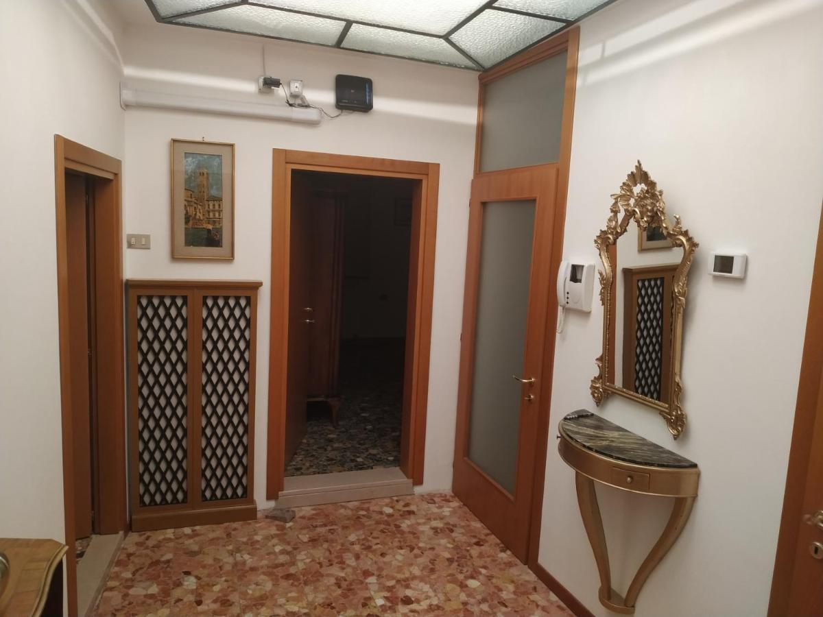 Guizzo Apartment Venezia Luaran gambar